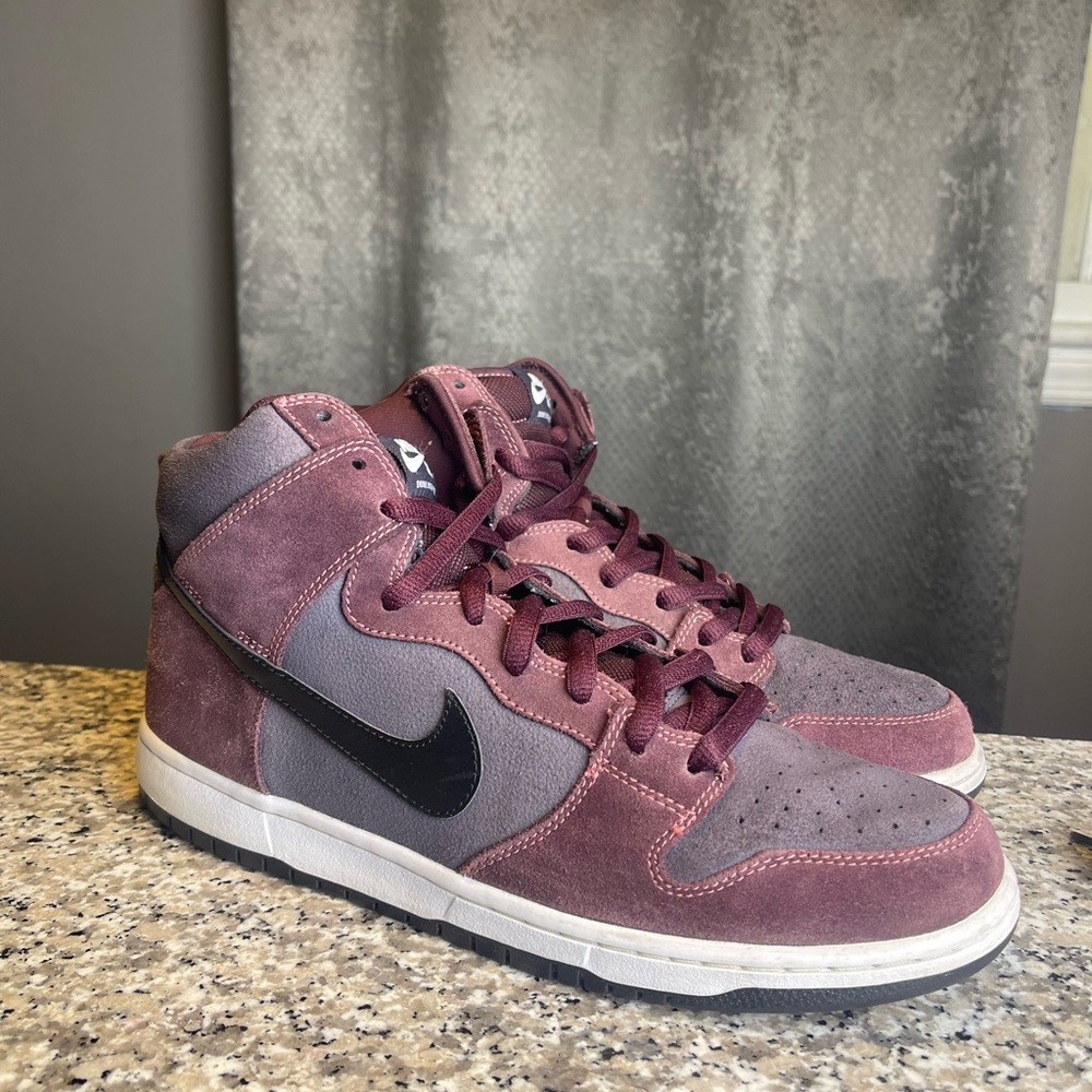Nike SB Dunk High Deep Burgundy Gridiron 305050-602 Mens SZ 11.5